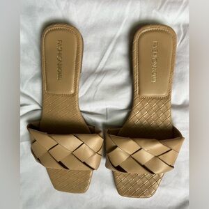Fashion nova size 9 color tan